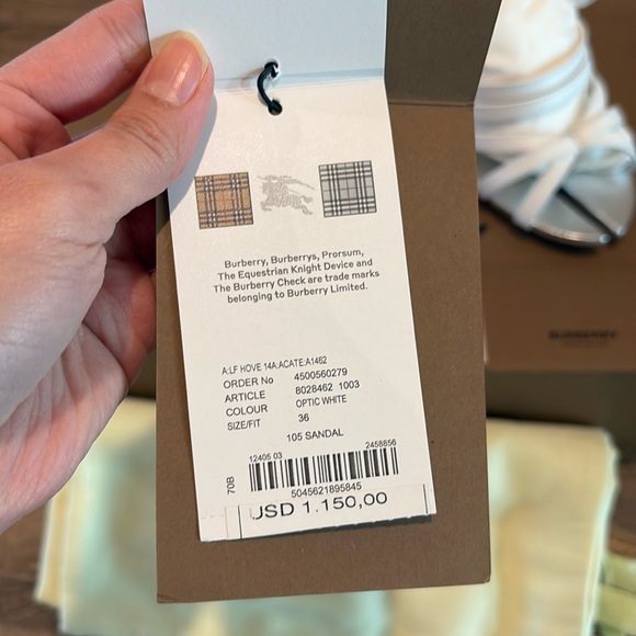 NWT SIZE 36 Burberry White Leather Split-Toe Hove Sandals - Picture 3 of 16
